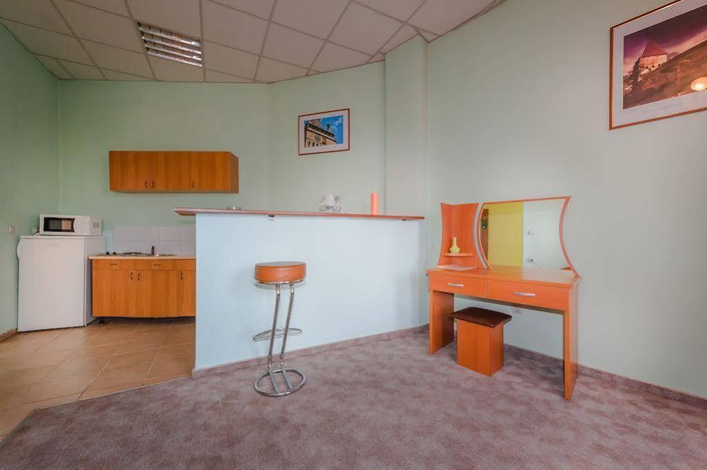 Aparthotel Сігішоара Екстер'єр фото